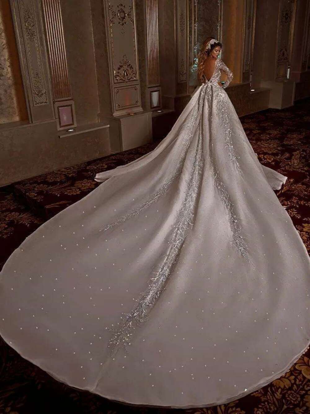 Sparkly Deep V-neck Wedding Dress Beaded Crystals Bridal Gown Graceful Floor-length Bride Dresses Vestido De Novia