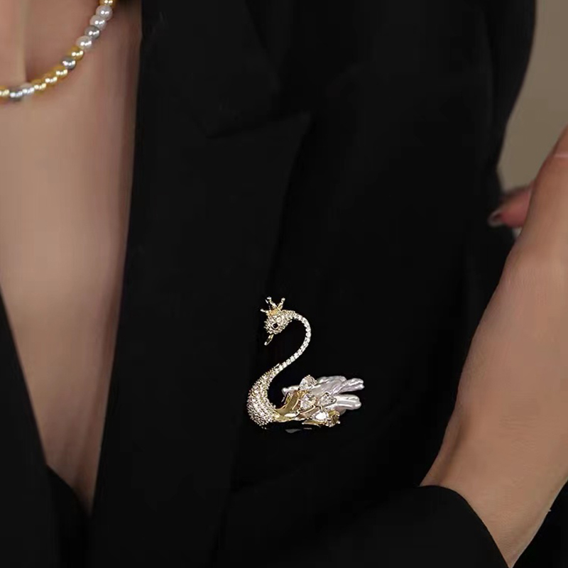 hot selling Swan brooch Natural Baroque Freshwater Pearl brooch Love brooch Women