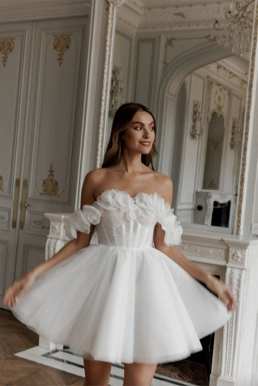 White Mini Off the Shoulder Graduation Dresses Tulle A-line Cocktail Homecoming Dress Sleeveless Lace-up Back Vestidos De Fiesta