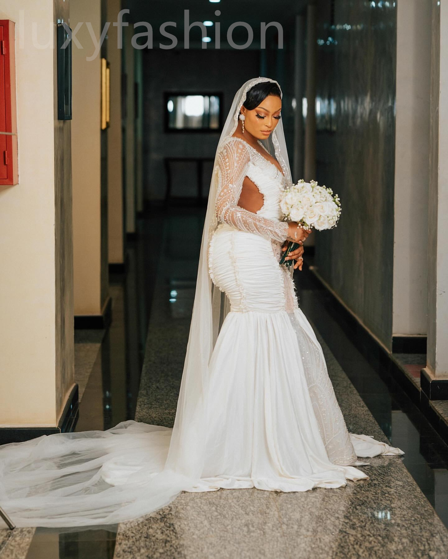 Aso Ebi 2024 Ivory Mermaid Wedding Dress Beaded Crystals Deep V-neck Satin Luxurious Bridal Gowns Dresses LF034
