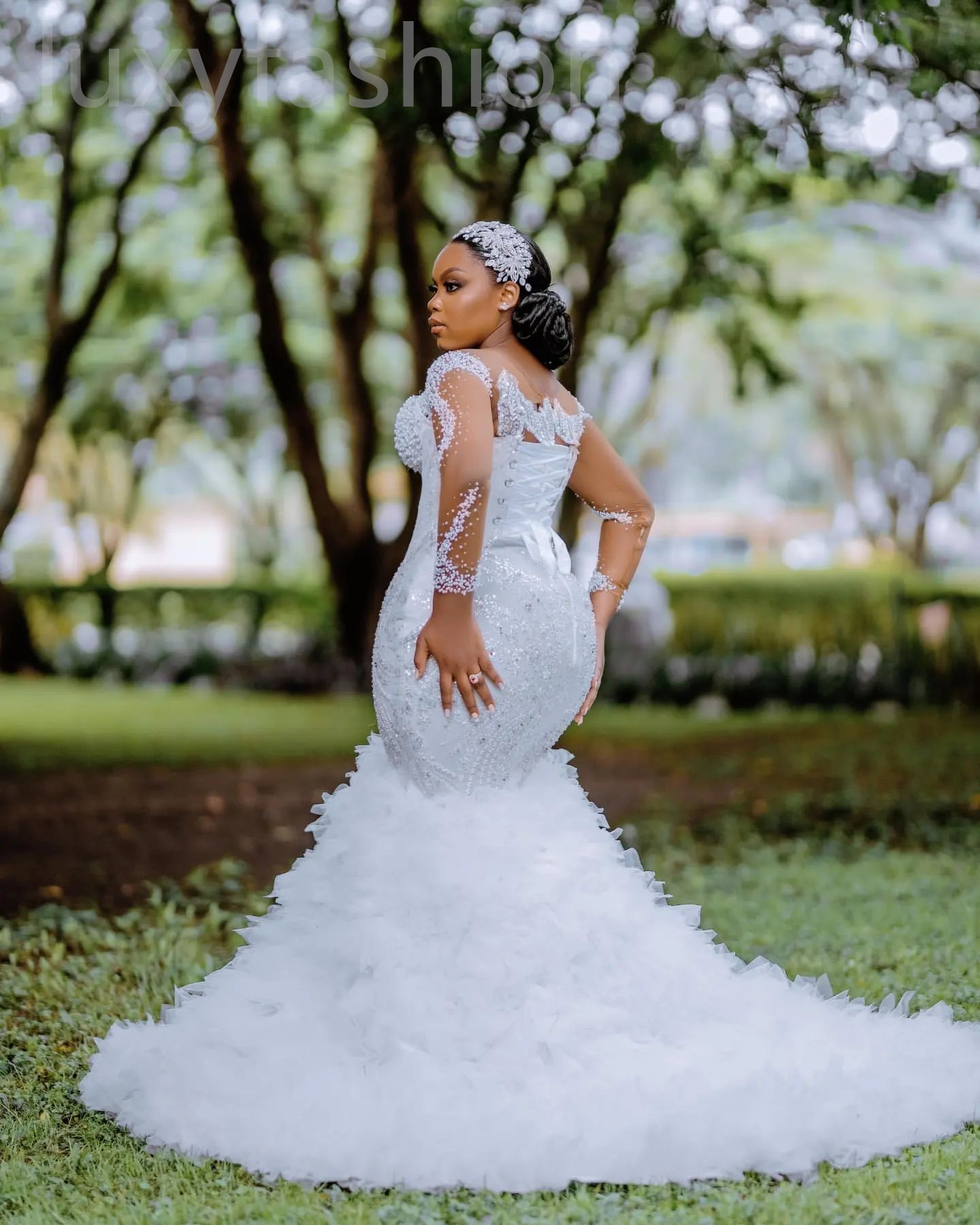 Aso Ebi 2024 White Mermaid Wedding Dress Sheer Neck Beaded Sequined Tiers Tulle Sexy Bridal Gowns Dresses LF05