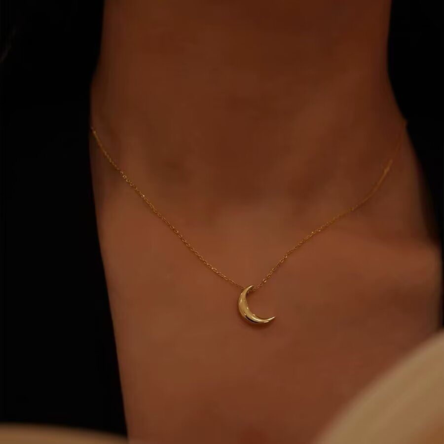 Chain For Man woman necklace Trendy Jewelry Classic Crescent Horn 18K Gold Plated Moon Necklace Women Crystal
