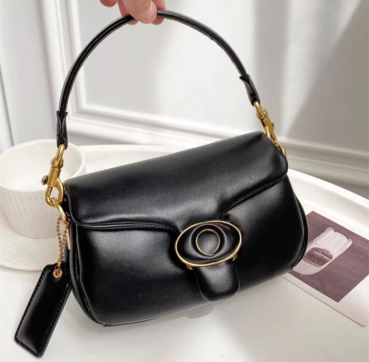 Designer Bag Crossbody Versatile Shoulder Bag Classic Sheepskin Cloud Pillow Popular and Niche Design Women's Fashion Underarm Bag