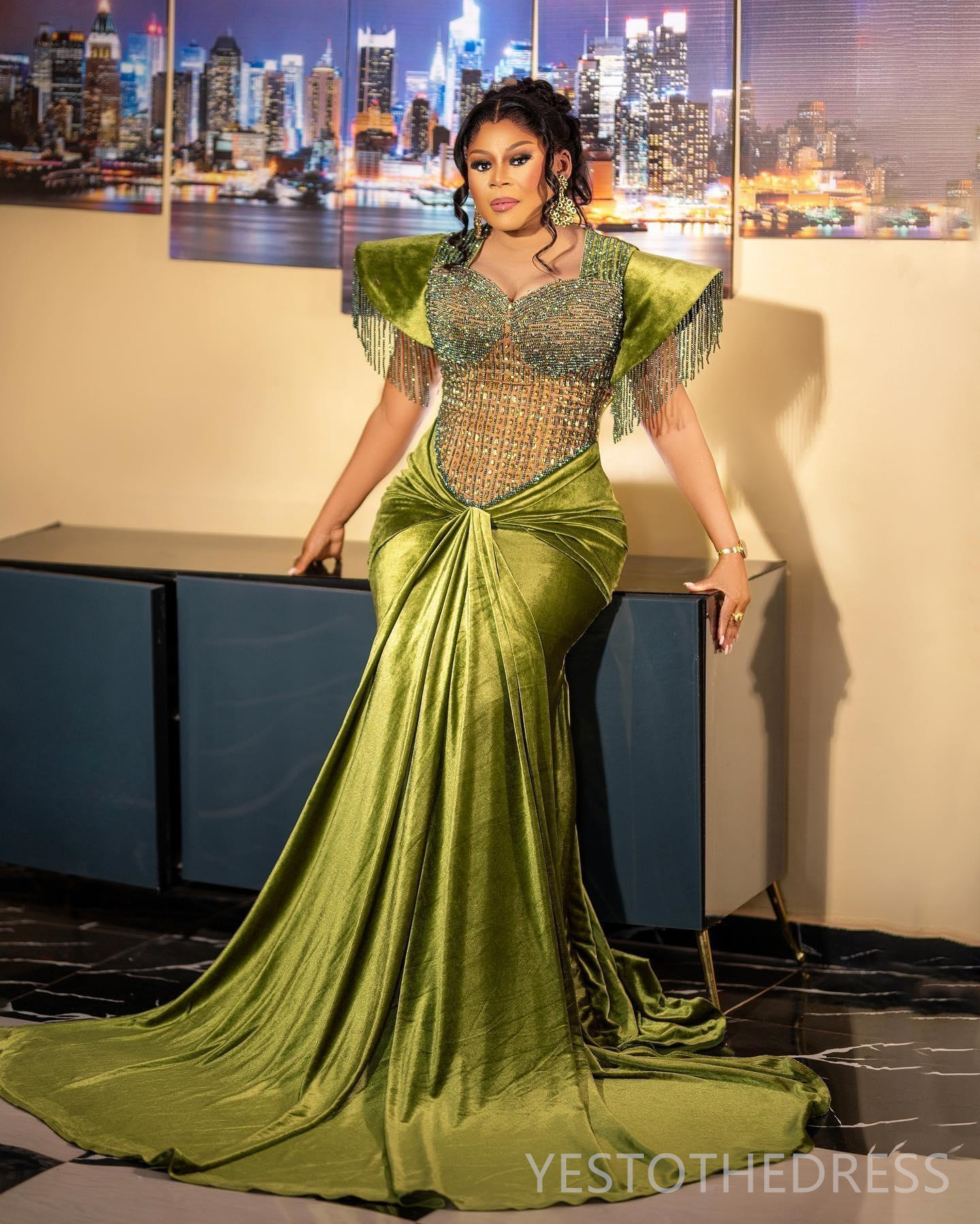 2024 Olive Plus Size Prom Dresses for Special Occasions Promdress Illusion Velvet Beaded Tassel Beading Birthday Dress Second Reception Engagement Gow