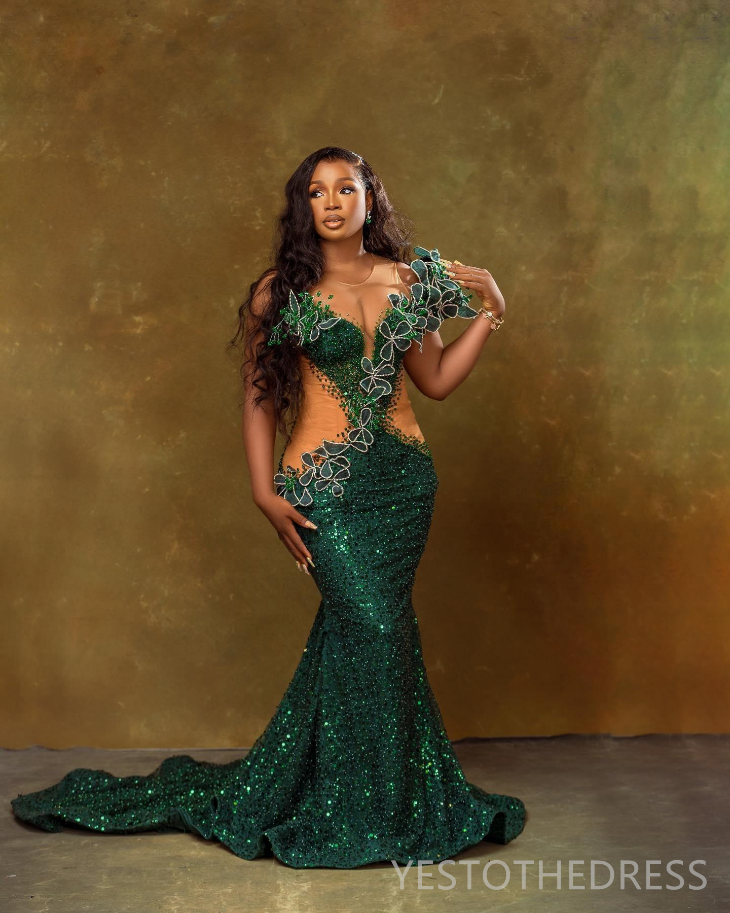 Plus Size Hunter Green Prom Dresses for Special Occasions Evening Dresses Elegant Illusion Sheer Neck Beaded Lace Pearls Birthday Dress Engagement Gow