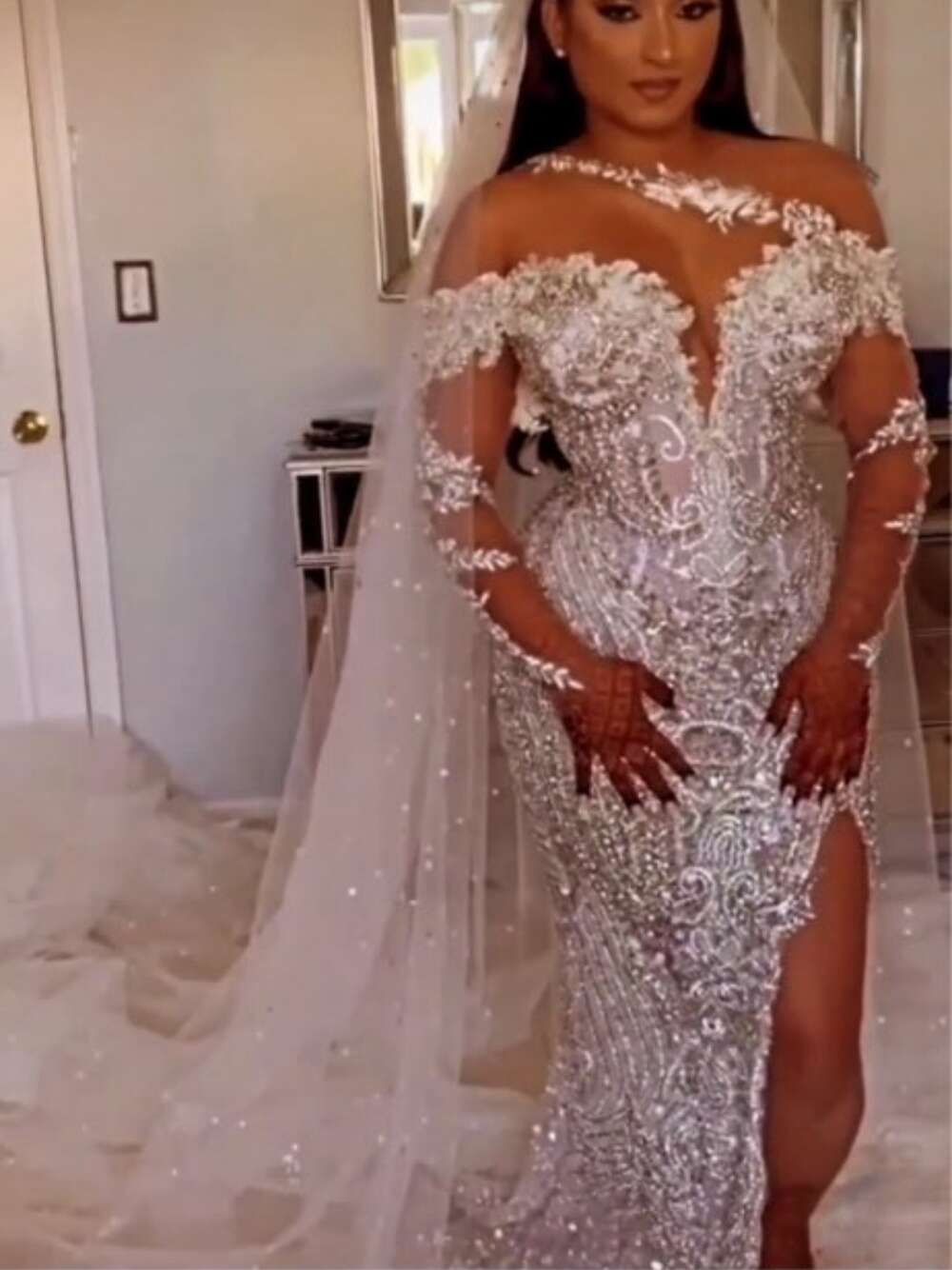 Neck V Wedding Dresses Sparkly Mermaid Crystals Dress For Bride Appliques Or Length Bridal Gown Vestido De Novia Estido