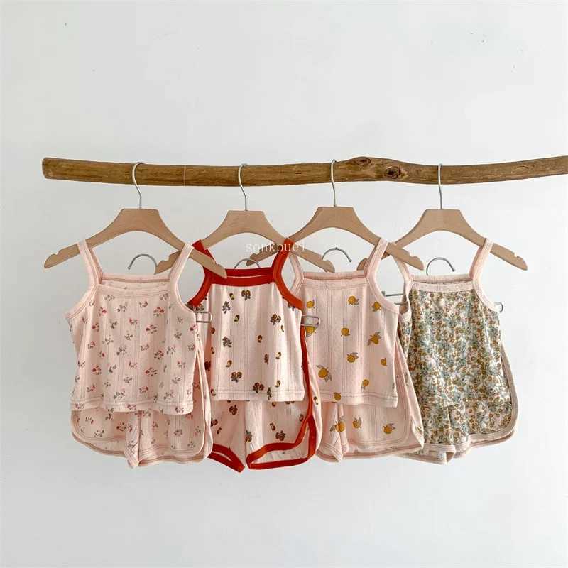 Clothing Sets 2023 Summer New Baby Sleeveless Tops And Tight Waist Shorts 2 Pieces Suit Girls Square Collar Clothing Set Kids Cotton Clothes