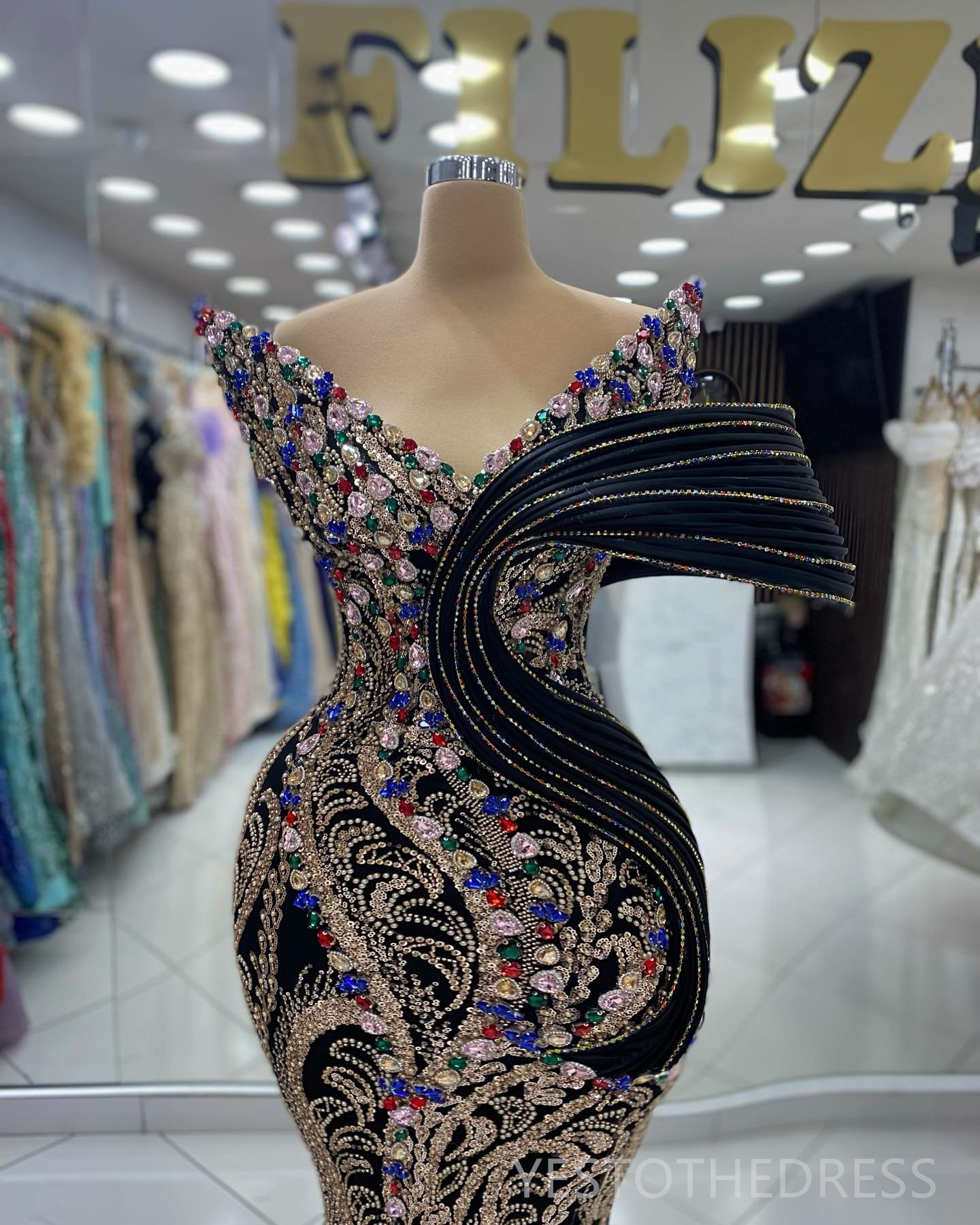 R&W 2024 Colorful Plus Size Prom Dresses for Special Ocns Promdress Illusion One Shoulder Beaded Lace Rhies Birthday Dress Second Reception Gowns AM94