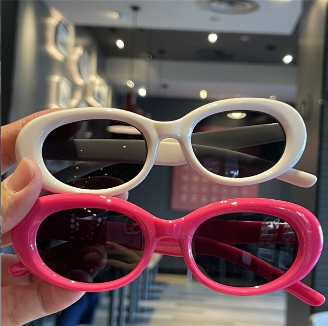 Fashion Children's Sunglasses New Boys Girls Sun Glasses Classic Retro Oval Kids Eyewear Baby Shade UV400 Z260305