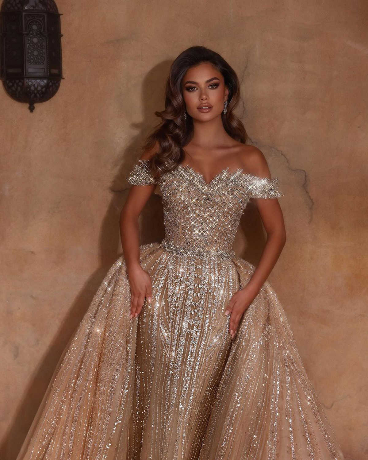 Wedding Dress For Women Off Shoulder Sleeveless Bridal Gown Sequins Crystal Detachable Train Dresses Custom Made