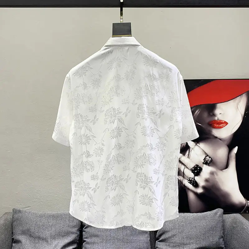 Mens high-quality retro floral casual street clothing Y2K button up shirt fashionable lapel black and white loose short sleeved top Ropa Hombre 240511