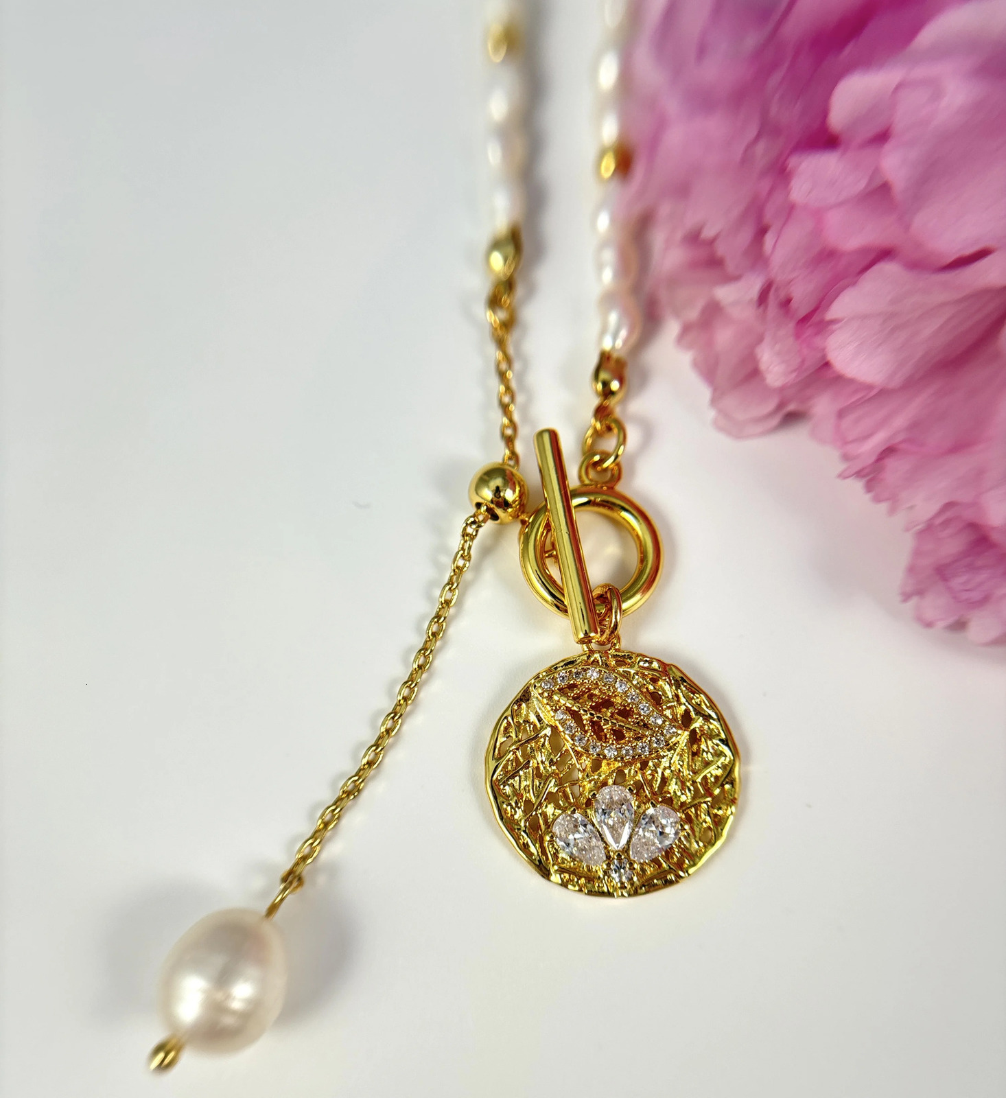 Pearl Necklace with Golden Pendant Freshwater Pearls and Zirconia Accents Locket for Women 240515