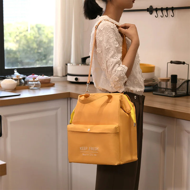 Large Capacity Lunch Bag Women Waterproof Insulated Shoulder Crossbody Bags for Lunch Box Picnic Portable Fresh Cooler Bags 240514