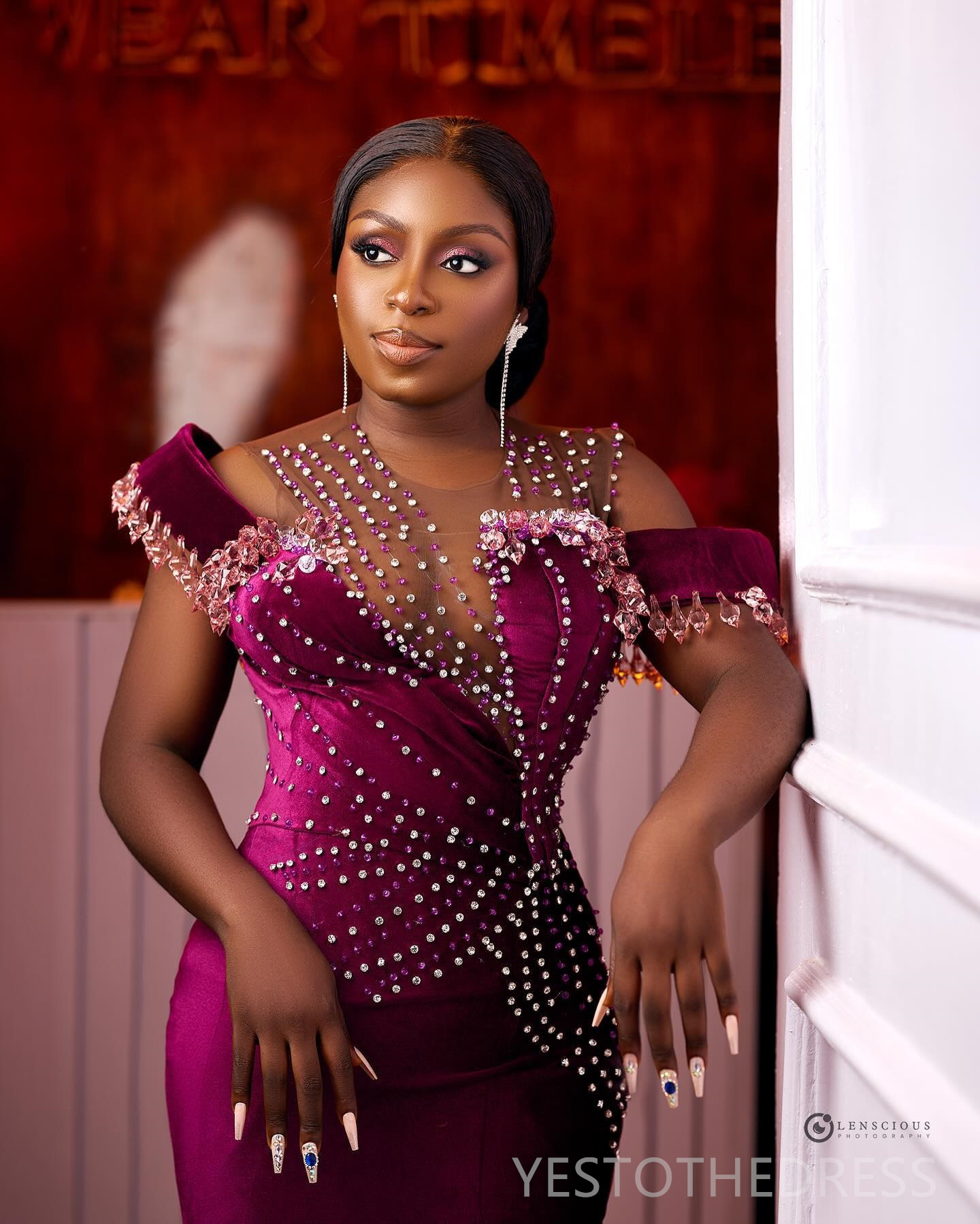 2024 Classic Aso Ebi Prom Dresses for Special Occasions Illusion Promdress Bright Rustrose Velvet Beaded Tulle Crystals Decorated Birthday Reception D