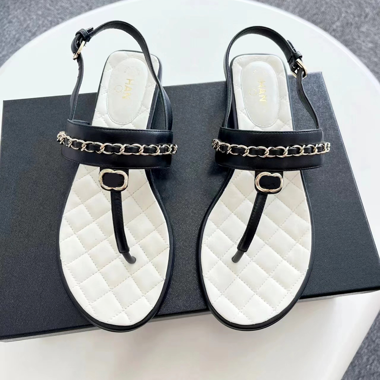 luxury Slide Designer Flip flops Summer Sandal Mens gladiator Casual beach Slipper new style loafer Mule Womens shoe Flat hike shoes Sliders outdoor travel sandale