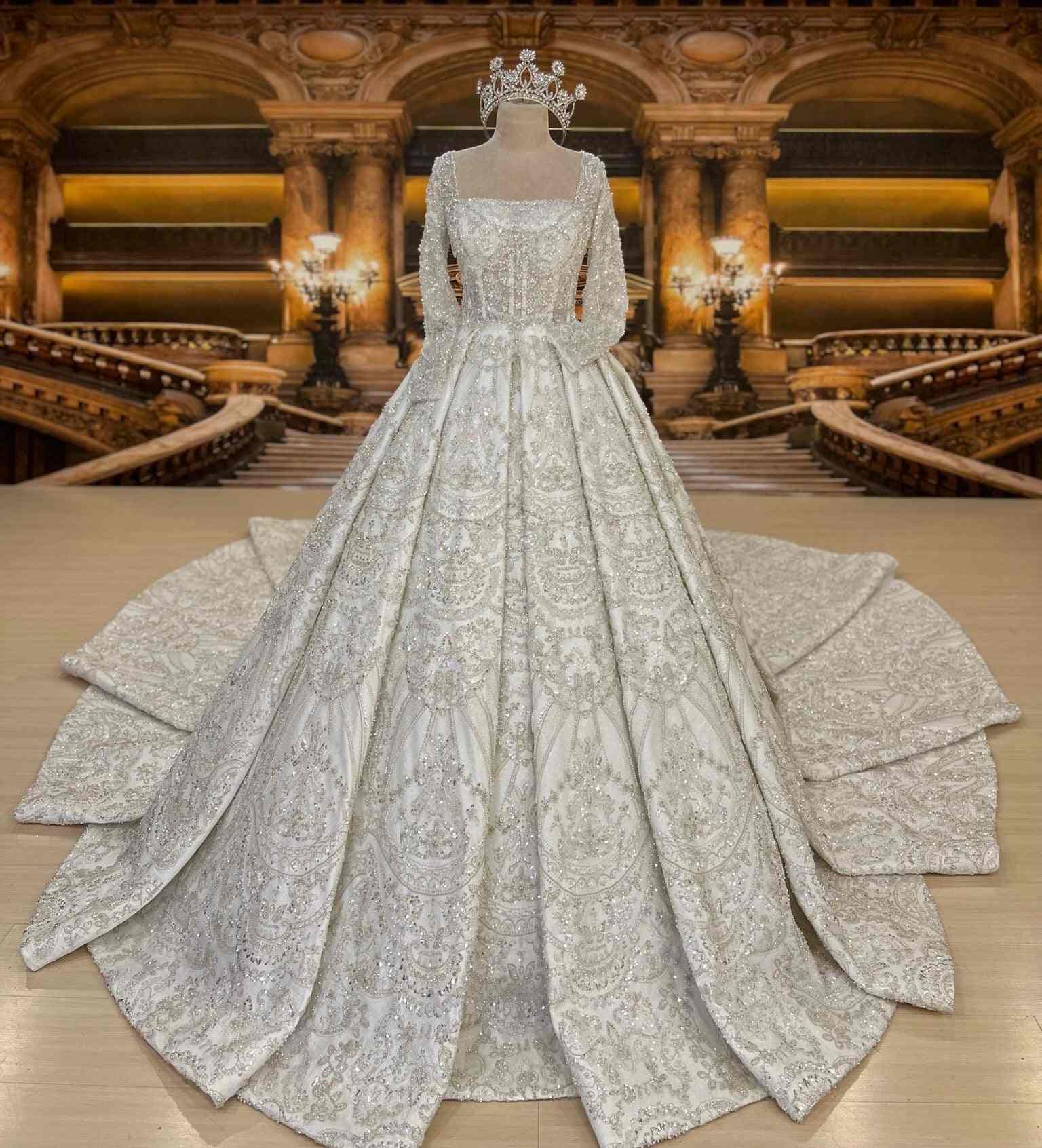 Luxury Ball Gown Wedding Dresses Square Lace Beads Appliques Pearls Backless Pleat Court Gown Custom Made Bridal Plus Size Vestidos De Novia