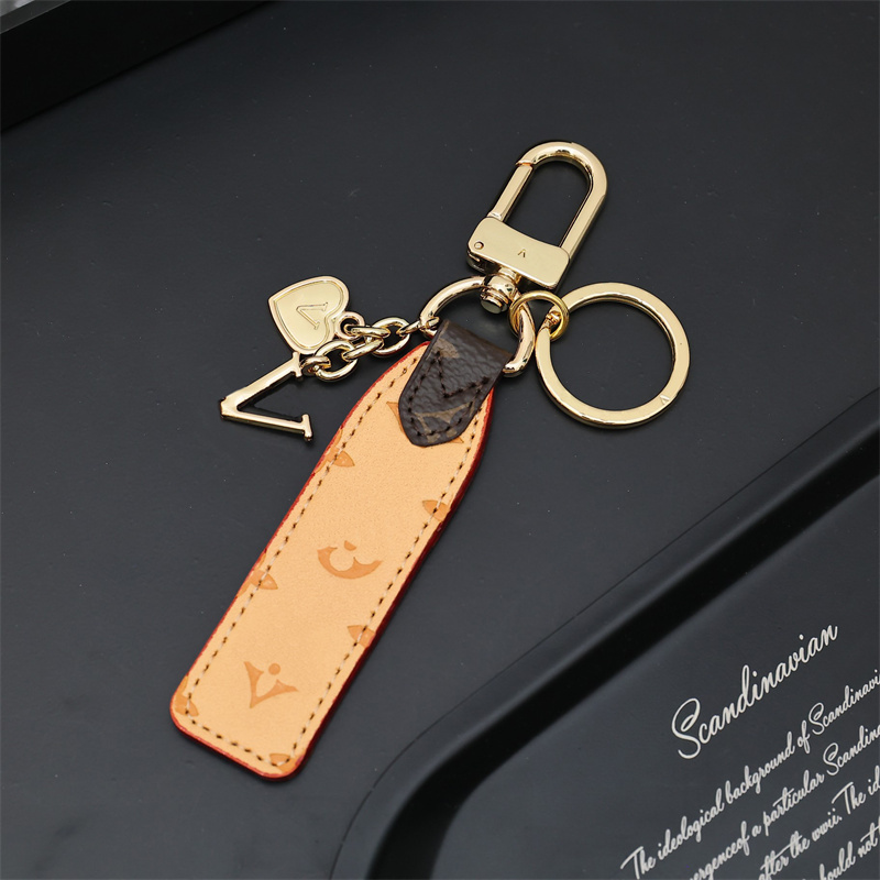 Men Women Designer Keychain Six Style Gold Silver Trendy Portable Key Chain Heart Letters Keychains For Car Electronic Carabiner