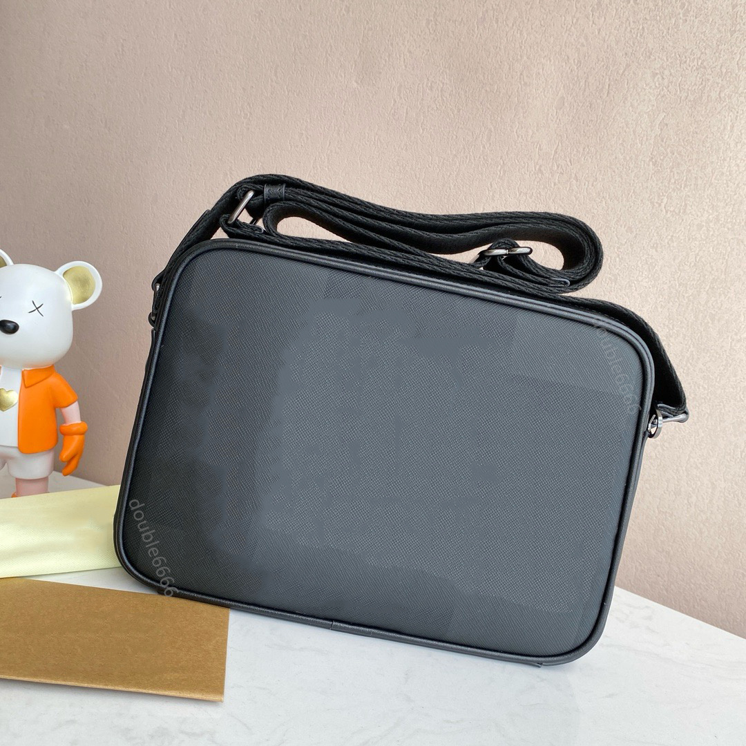 Luxury designer men's check crossbody bag, leather shoulder bag, cowhide crossbody bag, classic business bag, outdoor travel bag, messenger bag, work bag, phone bag