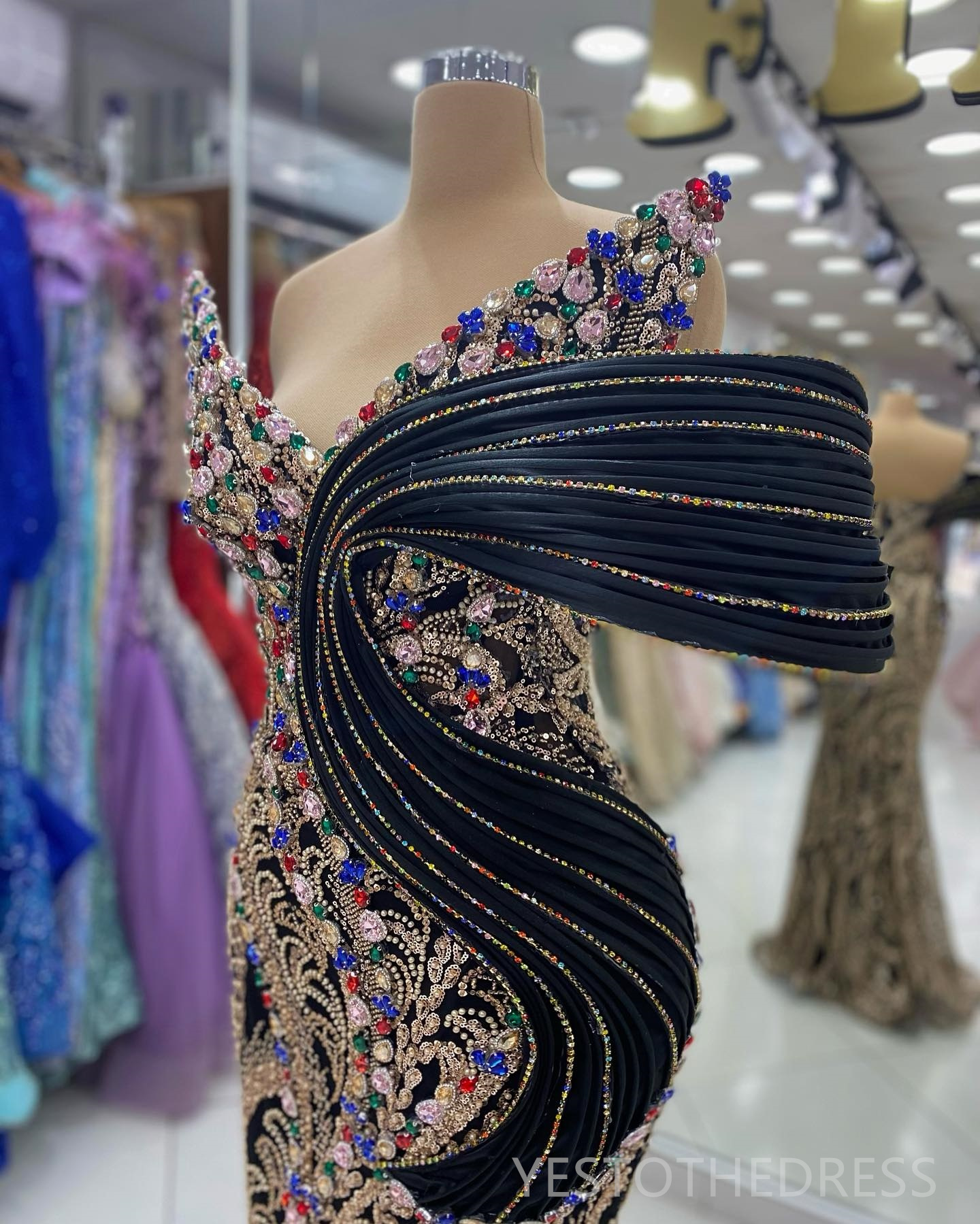 R&W 2024 Colorful Plus Size Prom Dresses for Special Ocns Promdress Illusion One Shoulder Beaded Lace Rhies Birthday Dress Second Reception Gowns AM94