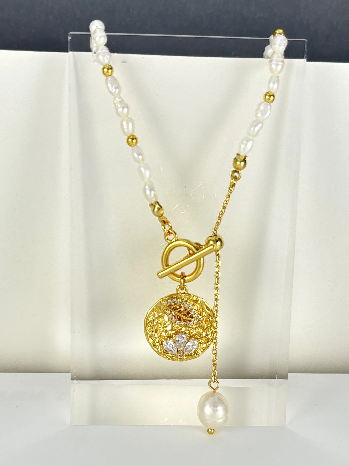 Pearl Necklace with Golden Pendant Freshwater Pearls and Zirconia Accents Locket for Women 240515