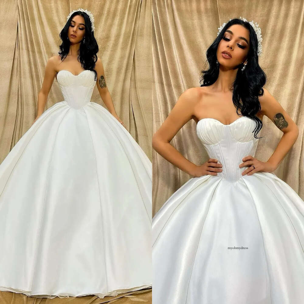 Romantic A Line Dresses Sweetheart Sleeveless Pleats Wedding Dress Backless Long Designer Bridal Gowns Sweep Train 0515