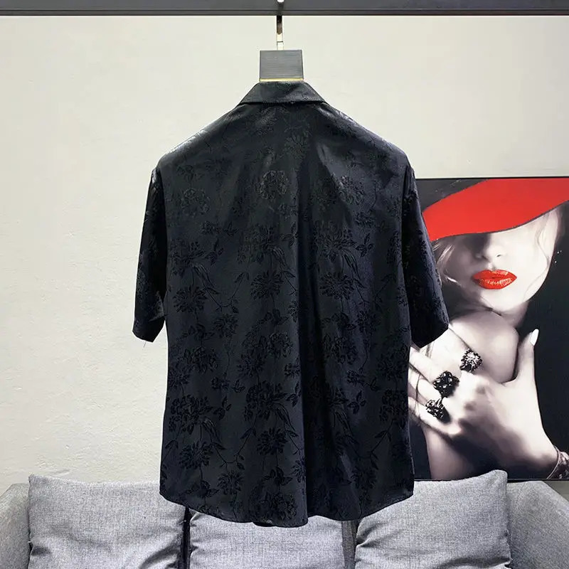 Mens high-quality retro floral casual street clothing Y2K button up shirt fashionable lapel black and white loose short sleeved top Ropa Hombre 240511