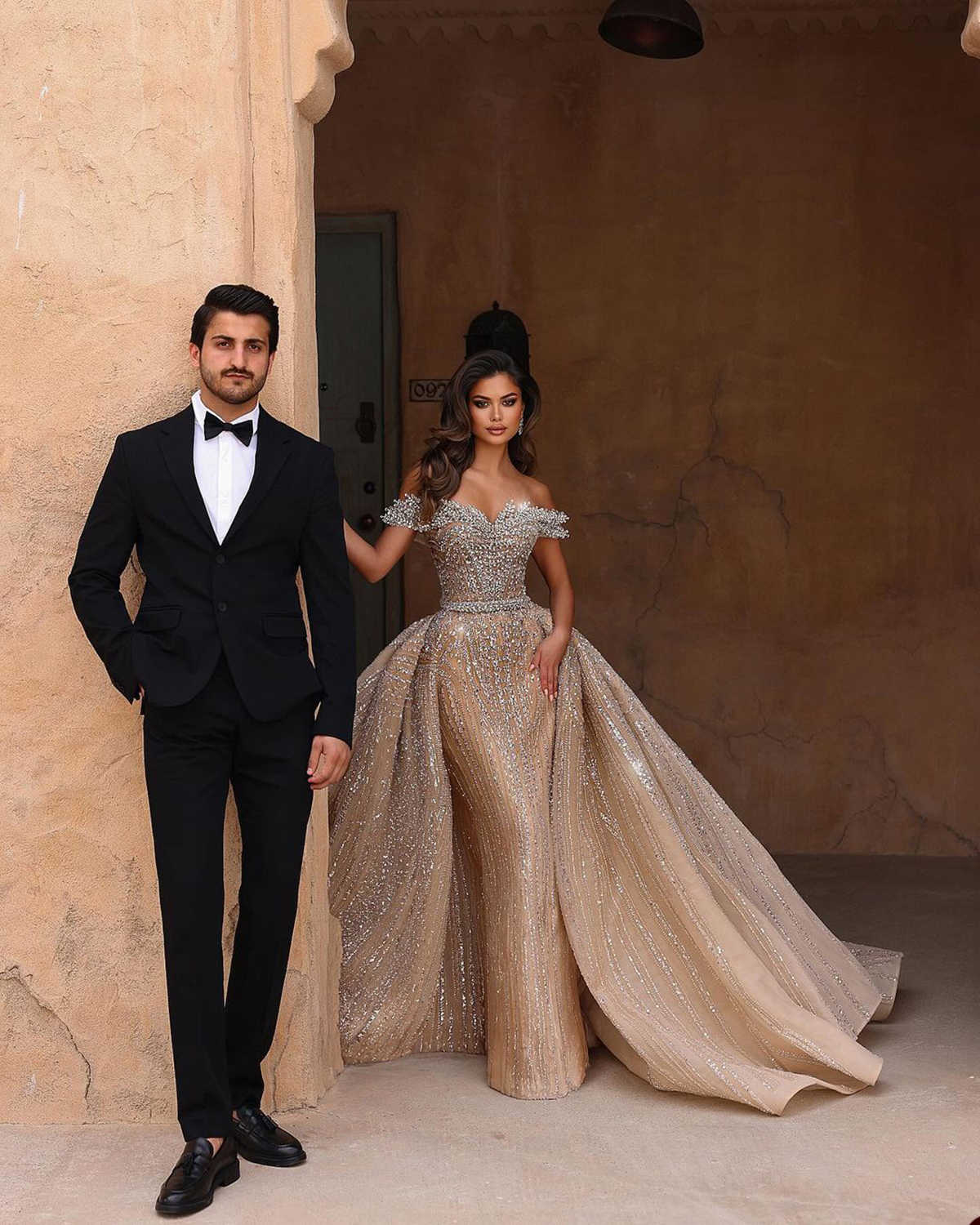 Wedding Dress For Women Off Shoulder Sleeveless Bridal Gown Sequins Crystal Detachable Train Dresses Custom Made