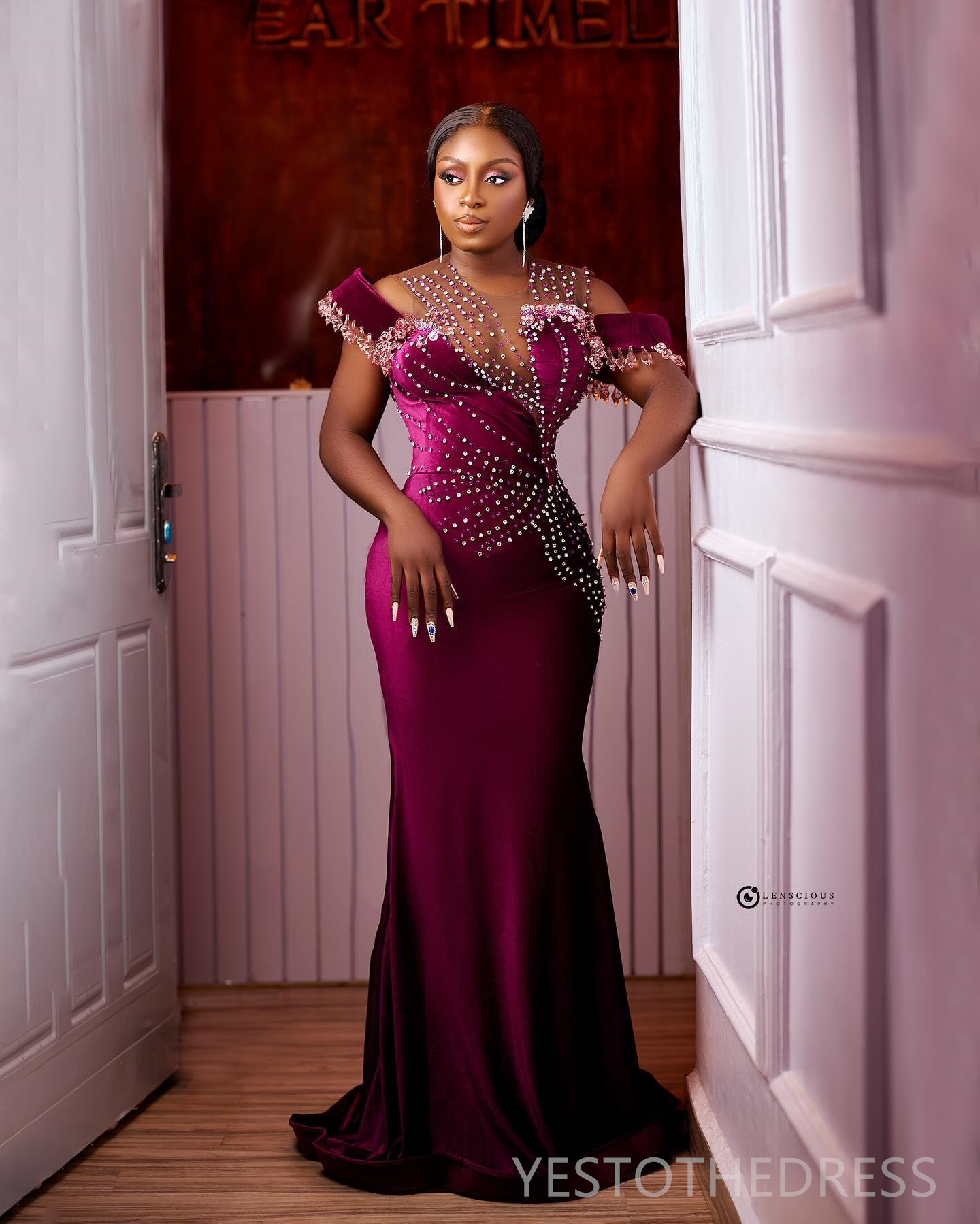 2024 Classic Aso Ebi Prom Dresses for Special Occasions Illusion Promdress Bright Rustrose Velvet Beaded Tulle Crystals Decorated Birthday Reception D