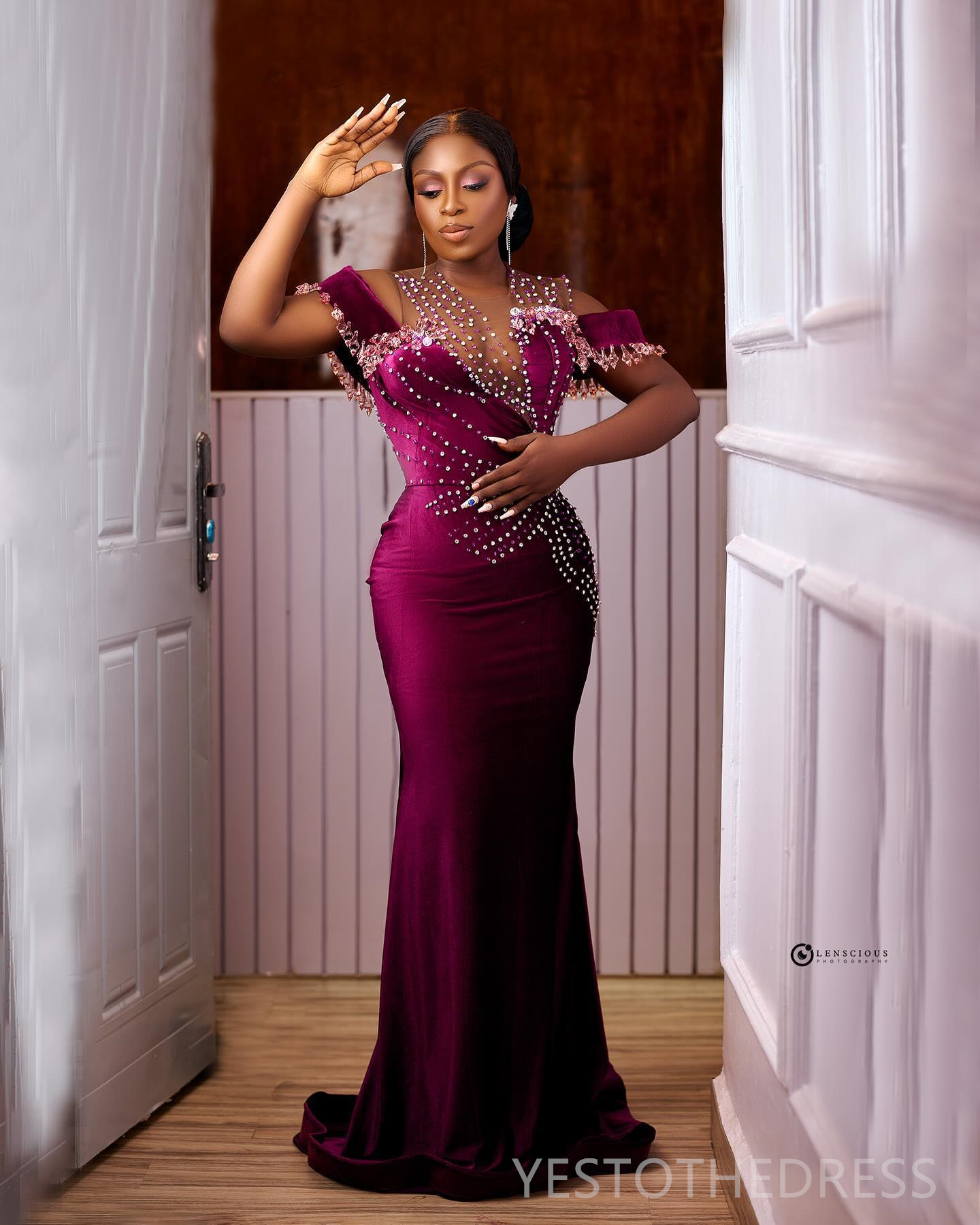 2024 Classic Aso Ebi Prom Dresses for Special Occasions Illusion Promdress Bright Rustrose Velvet Beaded Tulle Crystals Decorated Birthday Reception D