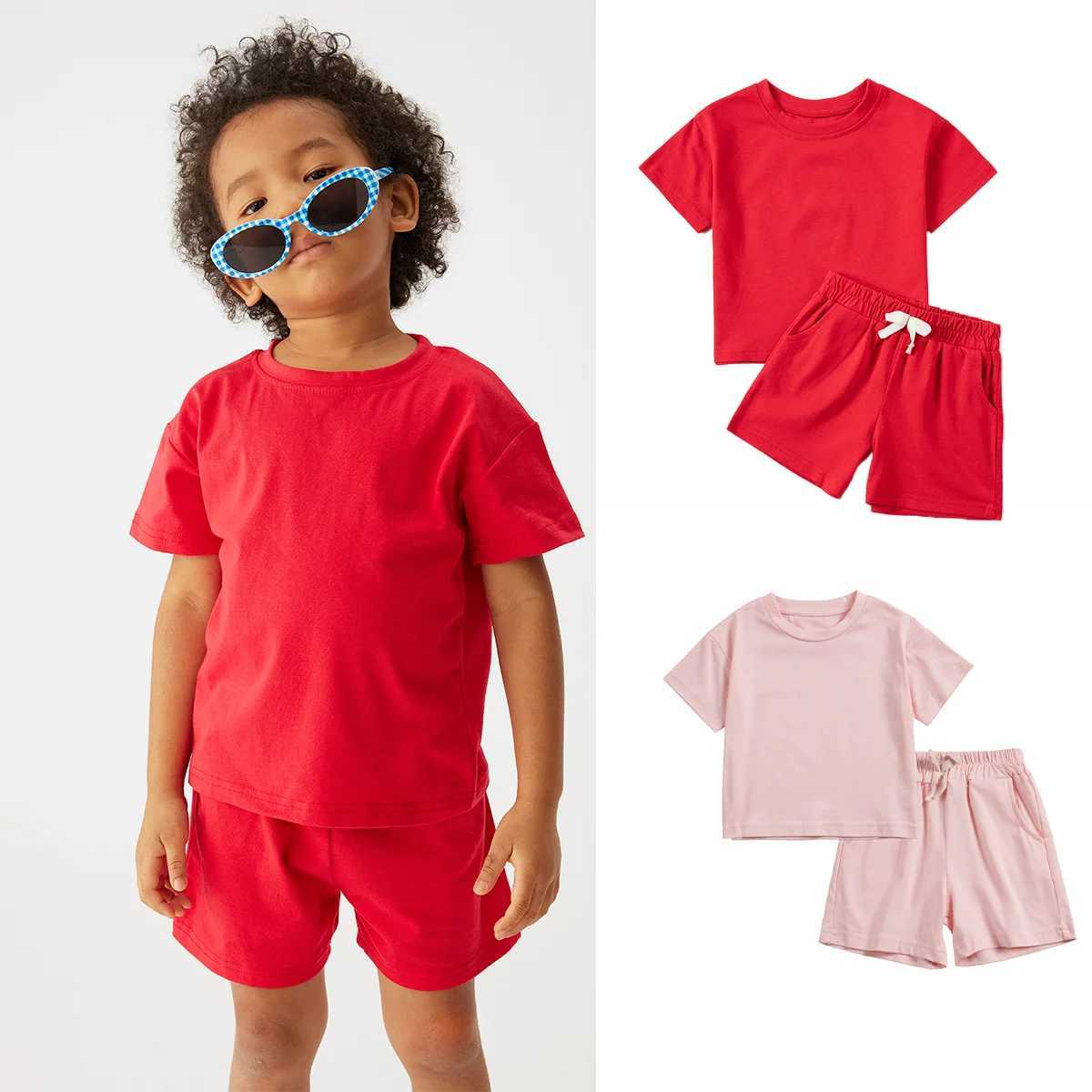 Clothing Sets New Summer Clothing Set 0-6Y Childrens Solid Sports Style T-shirt and Shorts 2-piece Set for Boys and Girls Casual Athletic Clothing Set
