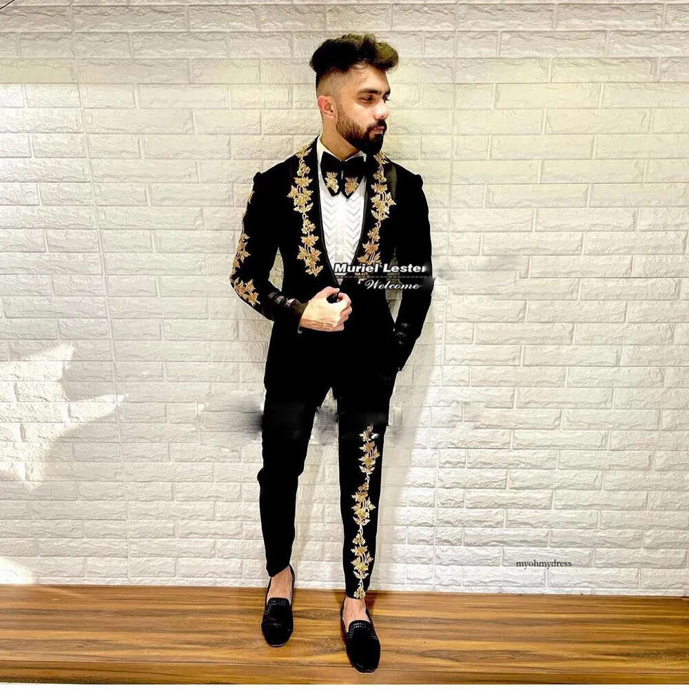 Newest Bead Lapel Wedding Tuxedos Slim Fit Black Suit for Groom Wear Gold Appliques 2 Pieces Men Prom Blazer 0516