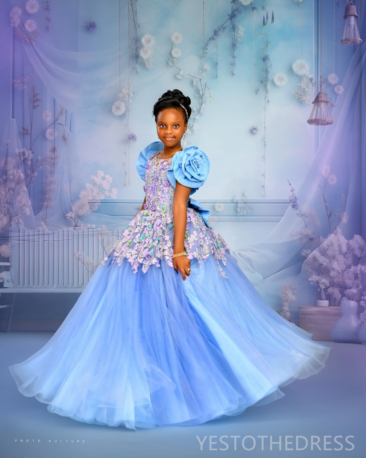 2024 Blue Flower Girl Dresses Girls Birthday Party Dress Cap Sleeves Tiered Tulle Appliqued Beaded Lace Queen Princess Gowns for African Black Little 
