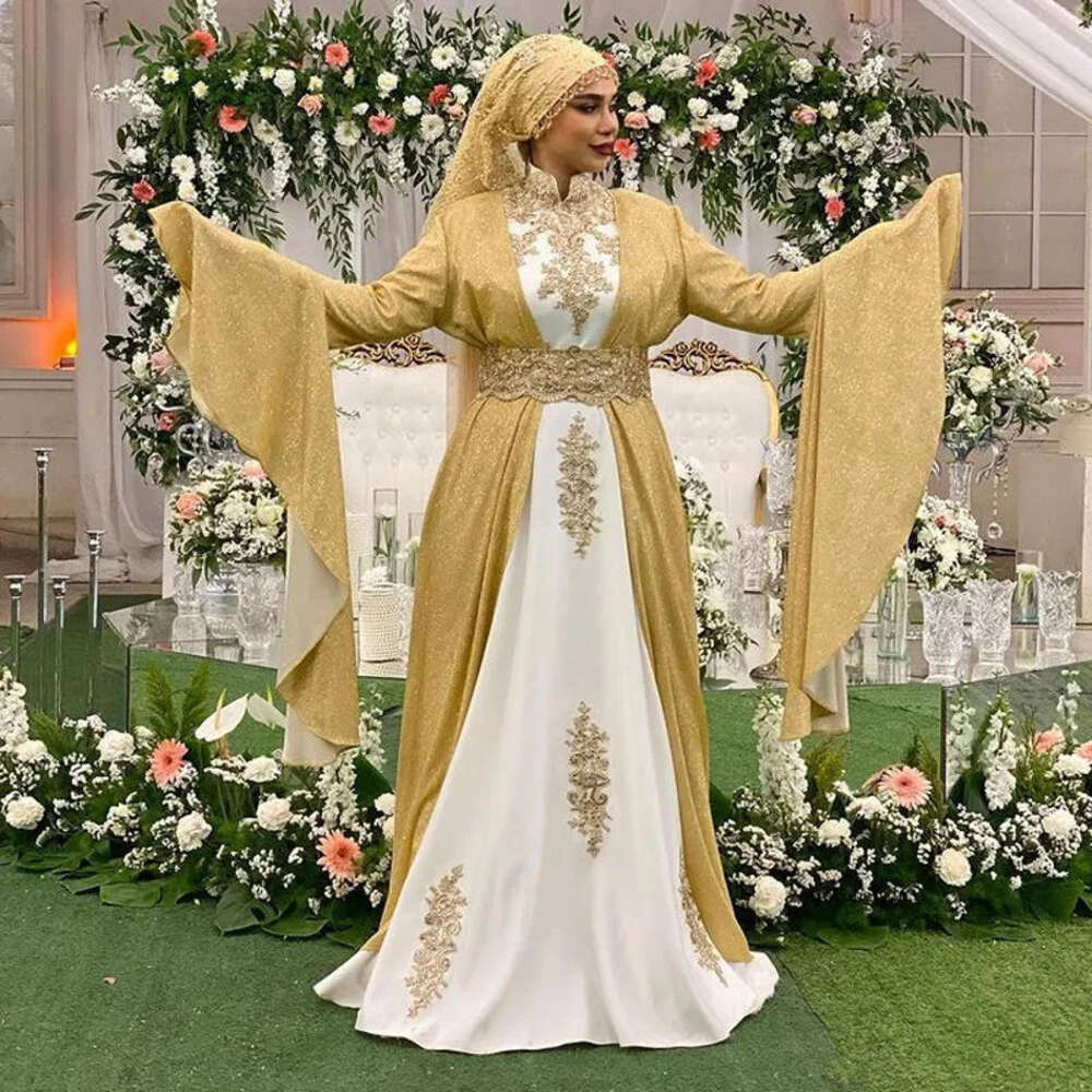 Glitter Traditional Muslim Wedding Dresses Gold Bridal Gown with Flare Sleeve Contrast Color A Line Arabic Dubai Turkey Womens robe mariage 0516