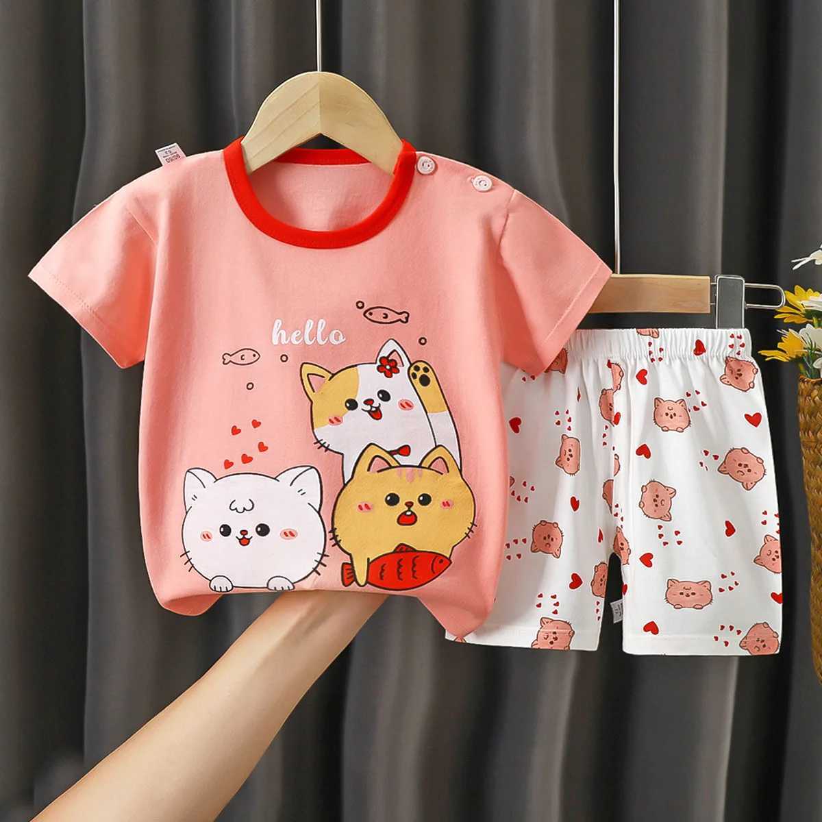 Clothing Sets 2024 New Childrens Boys and Girls Summer Pajamas Cute Cartoon Printed Short sleeved T-shirt Top with Shorts for Preschool and Baby Cloth