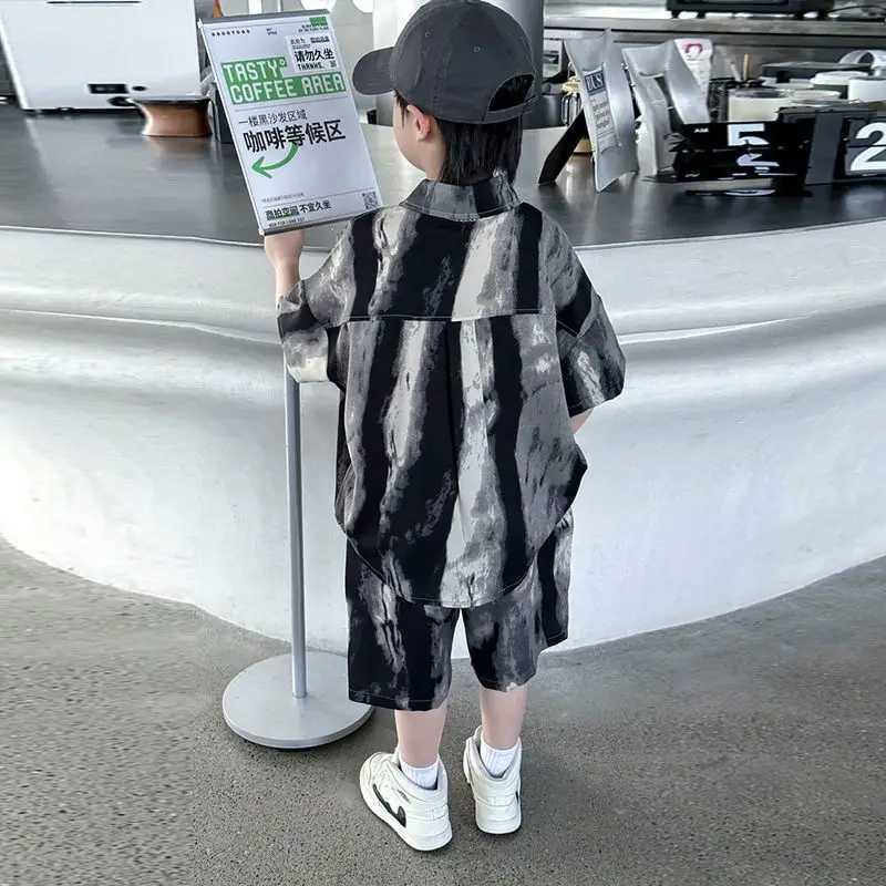 Clothing Sets Boys fashion summer Tye die short sleeved shirt+pants 2-piece set for 4-14 year old childrens trend street clothing set for childrens cl