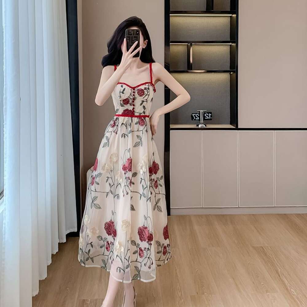 French New Womens Fragmented Flower Dress Waist Embroidered Hanging Dress Girl Dress Sunscreen Cardigan Top Two Piece Set