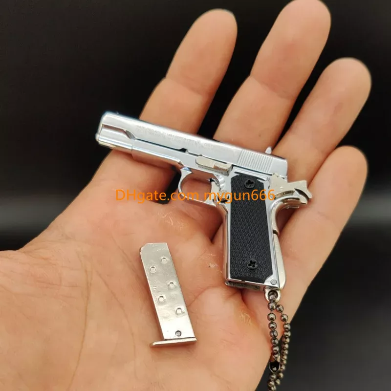 1:3 Metal M1911 Colt Toy Gun Detachable Model Alloy Keychain Look Real Exquisite Portable Decorations Collection PUBG Prop Fidgets Toy Birthday Gift f