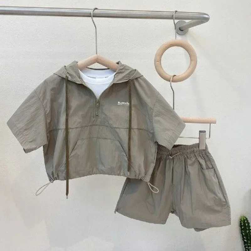Clothing Sets Boys Summer Set 2024 New Short sleeved Korean Childrens Baby Comfortable Hooded Two piece Fashion Toddler Boys Clothing WX