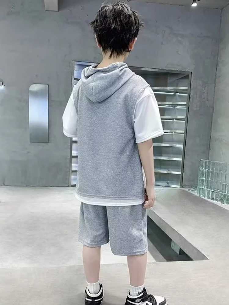 Clothing Sets Summer boys clothing set hooded T-shirt and shorts set childrens waffle patch work clothes top bottom 2-piece set track and field clothi