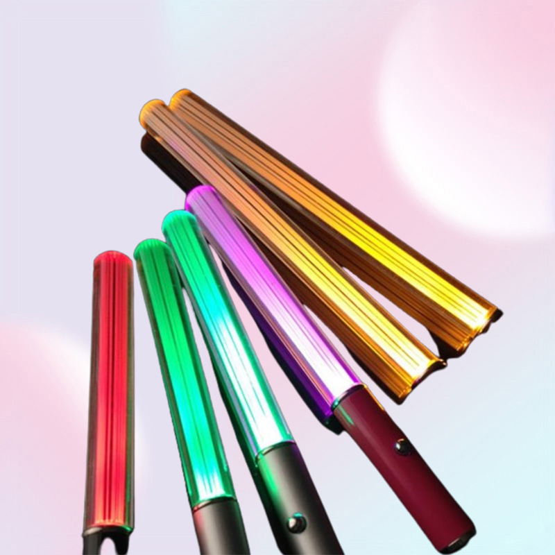 Party Supplies LED Flashlight Stick Keychain Mini Torch Aluminum Keychains Key Ring Durable Glow Pen Magic Wand Stick Lightsaber L8590484