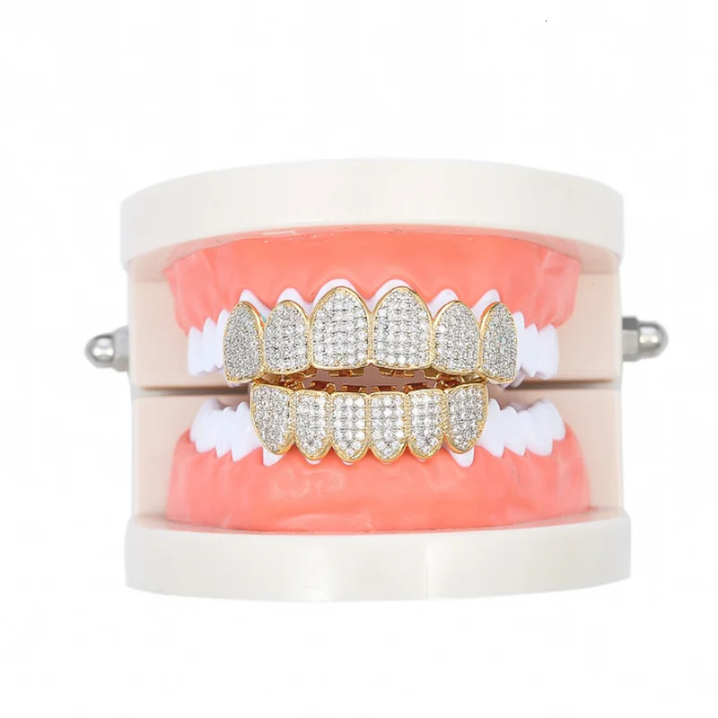 Cubic Zircon Hip Hop Fangs Teeth Top Bottom Grills Dental Mouth Punk Teeth Caps Cosplay Party Rapper Jewelry 240428