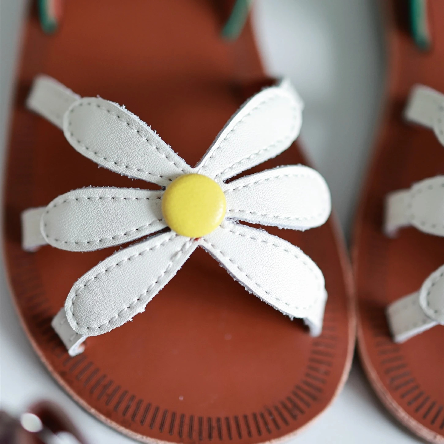 Summer Genuine Leather Girls Sandals Chrysanthemum Salt Water Cowhide Childrens Beach Shoes Suede Kids 240506