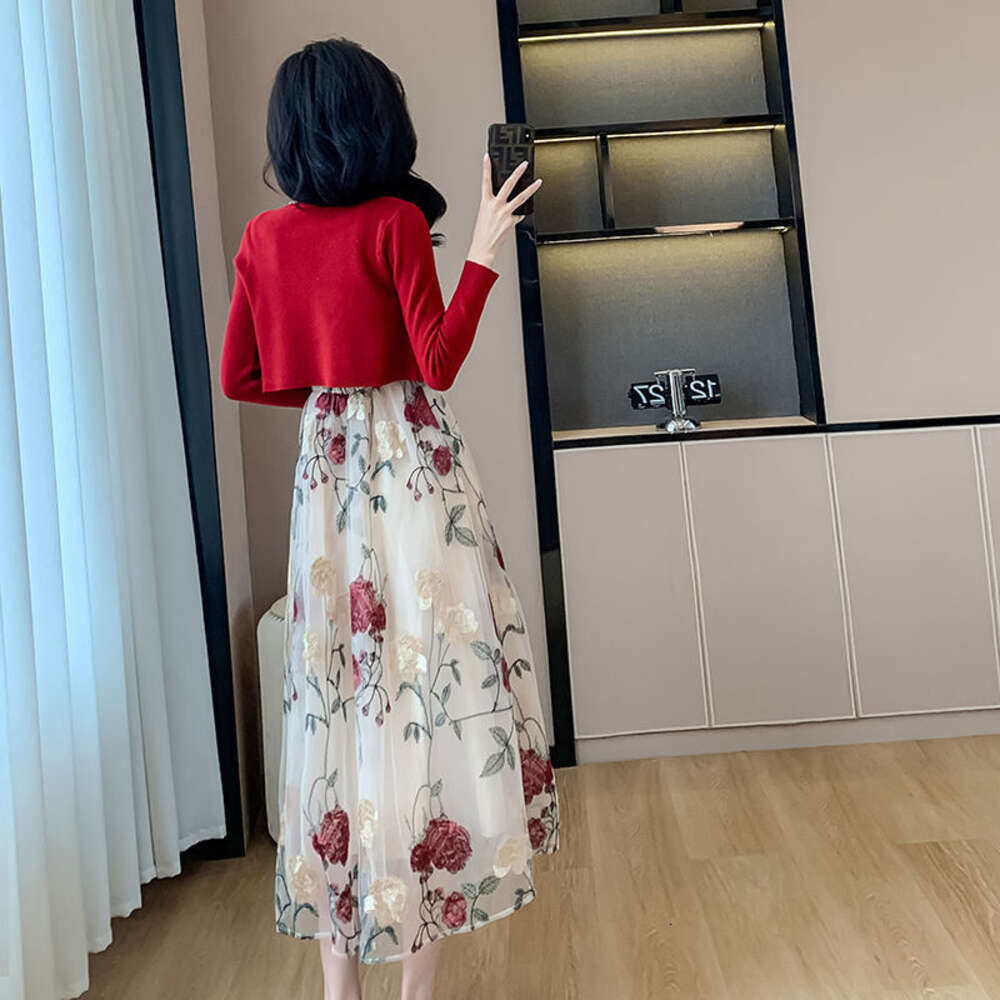 French New Womens Fragmented Flower Dress Waist Embroidered Hanging Dress Girl Dress Sunscreen Cardigan Top Two Piece Set