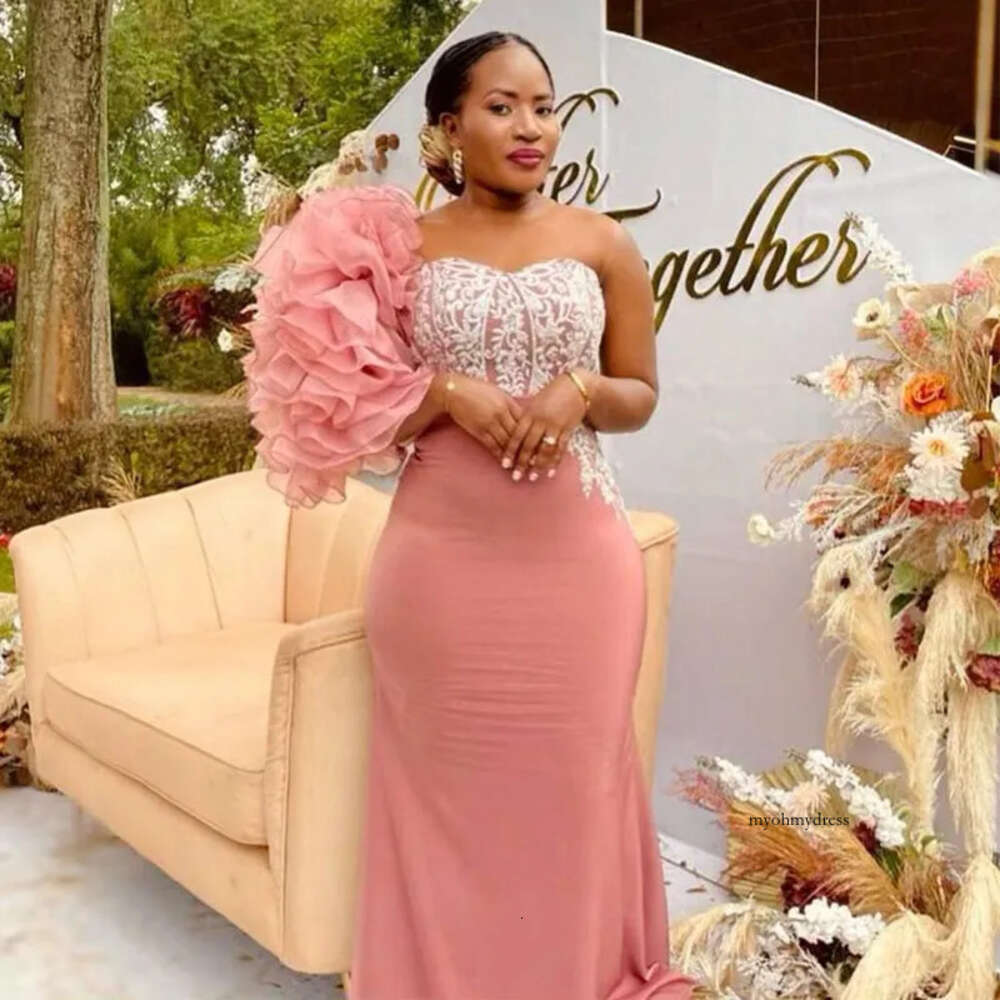 Pink Mermaid Bridesmaid Dresses Lace Appliques One Shoulder Ruffles Wedding Guest Gown Satin Africa Maid of Honor Dress 0516