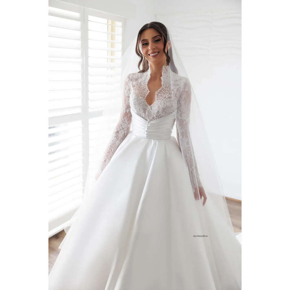 Fabulous Satin Ball Dresses Lace Neck Long Sleeve Church Wedding Gown Princesas Vestidos De Mariage Puffy Skirt 0516