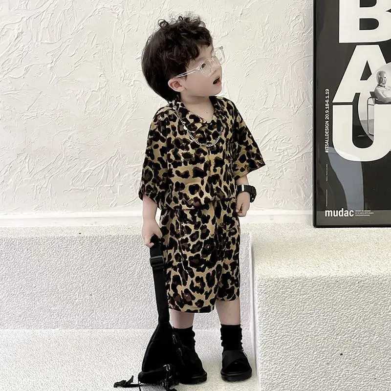 Clothing Sets 2024 Childrens Set New Boys Summer Clothing Baby Short Sleeves Single Chest Leopard Print+Shorts Loose Childrens Set WX