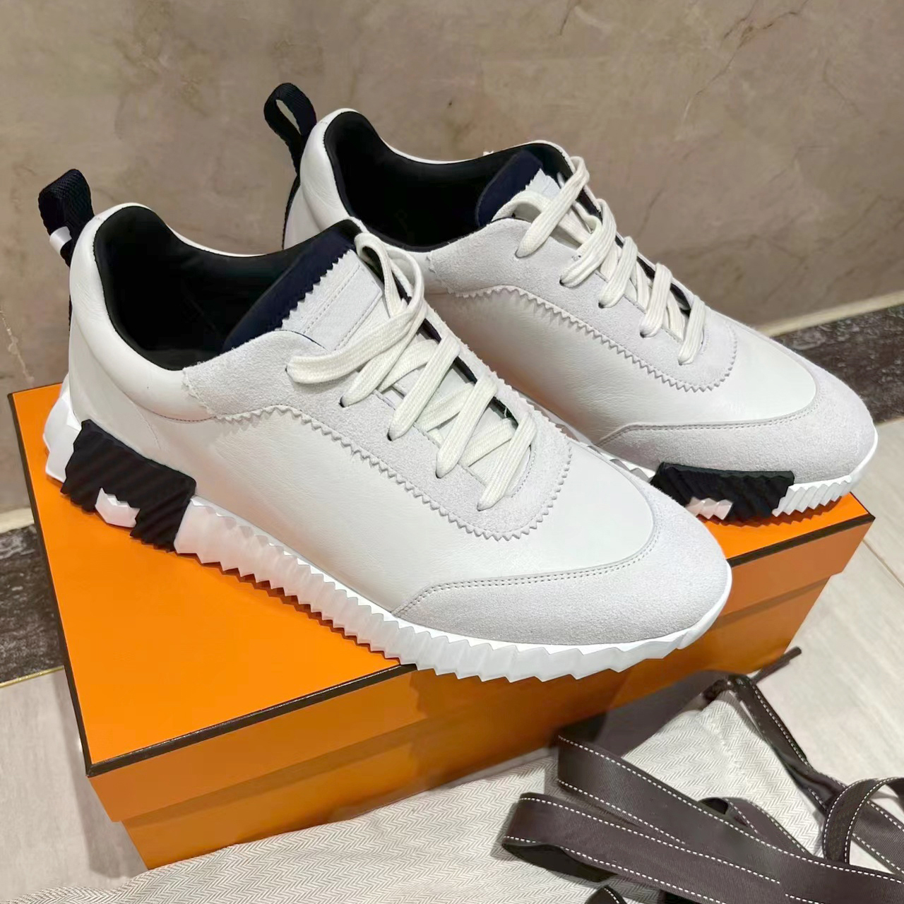 Classic High Quality Sneaker Tennis Nouveau style décontracté Shoe Basketball Shoe Men de luxe Men de luxe Runner Summer Outdoor Shoe Breathable