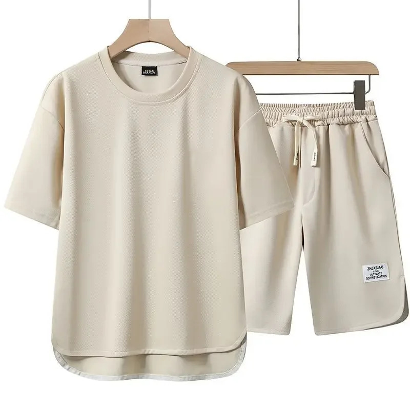Casual Mens T-shirt Set Sportswear For Male Oversized Clothing Short Sleeve Shorts 2 Piece Suits Mens Beach Shorts Tracksuit 240506