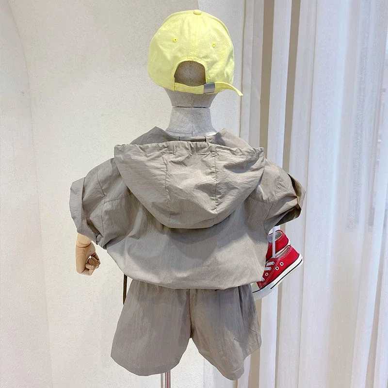 Clothing Sets Boys Summer Set 2024 New Short sleeved Korean Childrens Baby Comfortable Hooded Two piece Fashion Toddler Boys Clothing WX