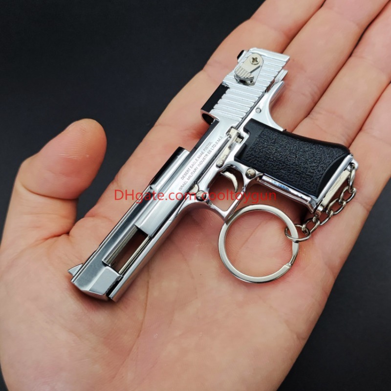 1:3 Desert Eagle Metal Mini Toy Gun Model Alloy Keychain Look Real Collection Fidgets Toys Pubg Exquisite Portable Impressive Decorations Gifts for Bo